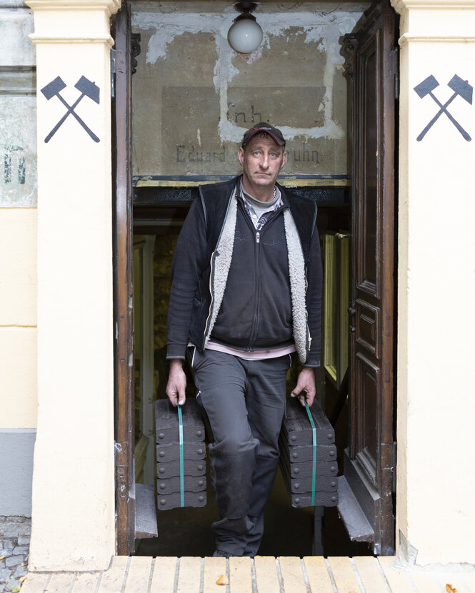 Kohlenhändler Dirk Kögler.