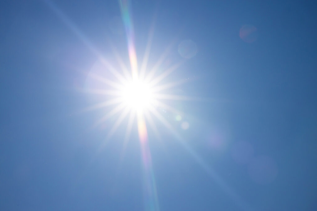 Sonne mit Sonnenstrahlen