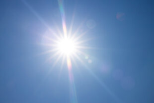 Sonne mit Sonnenstrahlen