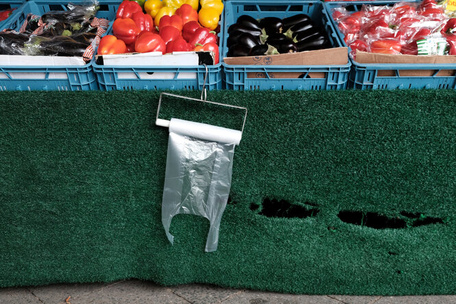 Plastiktüten am Gemüsestand