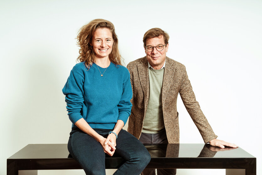 eine Frau und ein Mann