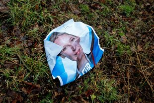 Weggeworfenes Poster von Alice Weidel