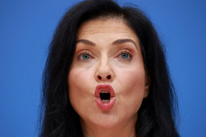 Bundeswirtschaftsministerin Katherina Reiche (CDU) spitzt die Lippen