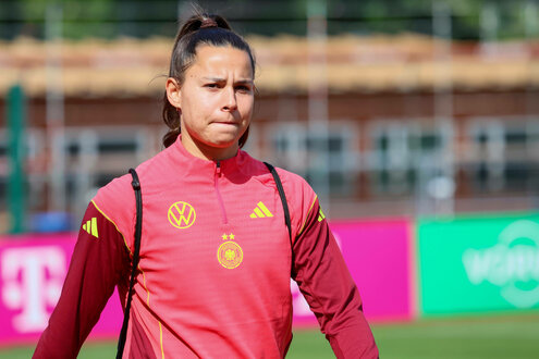 Lena Oberdorf bei einer Trainingseinheit mit dem deutschen Nationalteam