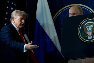 US-Präsident Donald Trump (l) und der russische Präsident Wladimir Putin