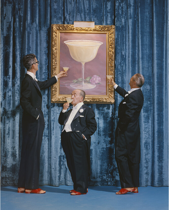 Ein künstlerisches Bild zeigt Personen beim Trinken.