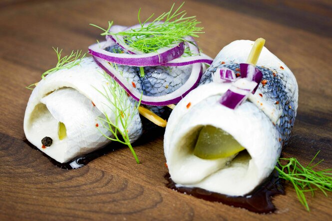 Rollmops mit Zwiebeln