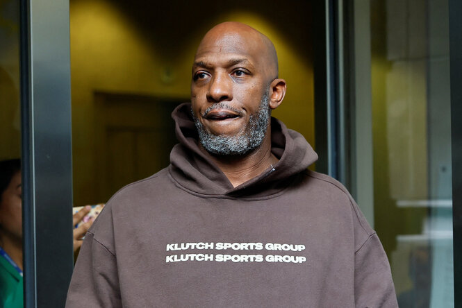 Porträtfoto von Chauncey Billups in Kapuzenpullover