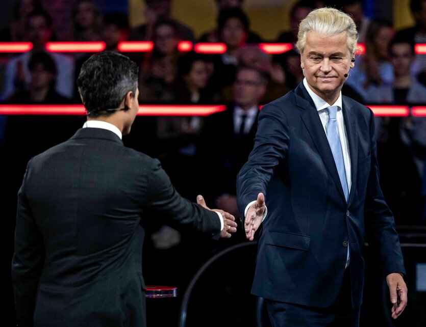 Rob Jetten, Spitzenkandidat der linksliberalen D66, und Rechtspopulist Geert Wilders (r) während einer Fernsehdebatte