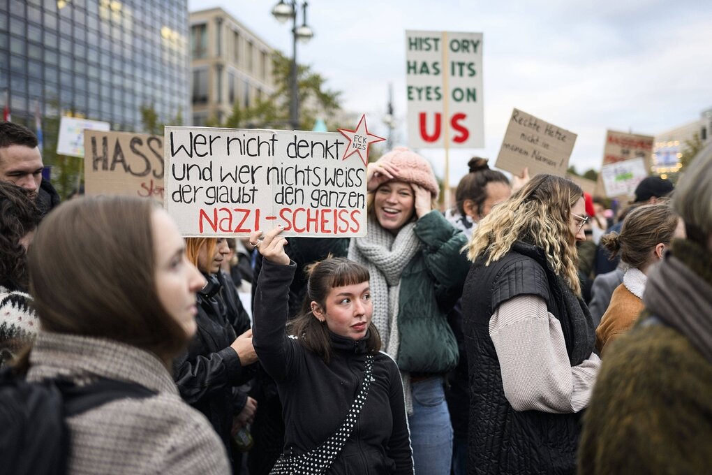 Frauene demonstrieren