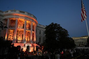 Das Weiße Haus beleuchtet