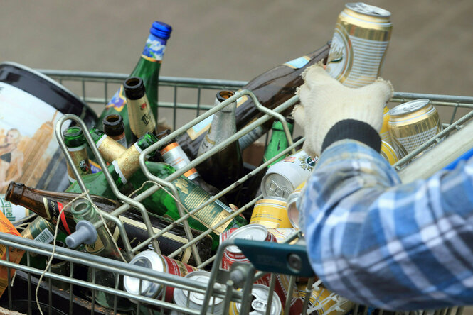 Einkaufswagen mit Pfandgut