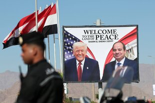 Ein Plkat mit El-Sisi und TRump