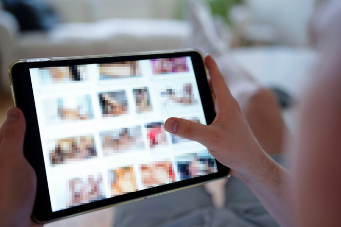 Verpixelte Darstellung von pornographischen Bilder auf einem