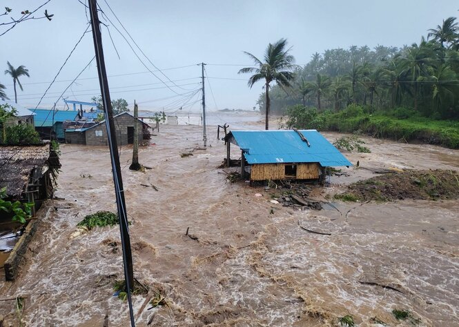 Der Taifun „Fung-wong“ hat am Sonntag bereits küstennahe Gebiete auf der östlichen Philippinen-Insel Catanduanes überflutet
