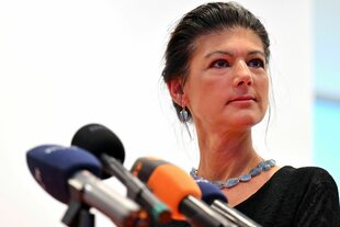 Sahra Wagenknecht bei einer Pressekonferenz.