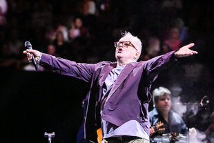 Herbert Grönemeyer bei einem Konzert.