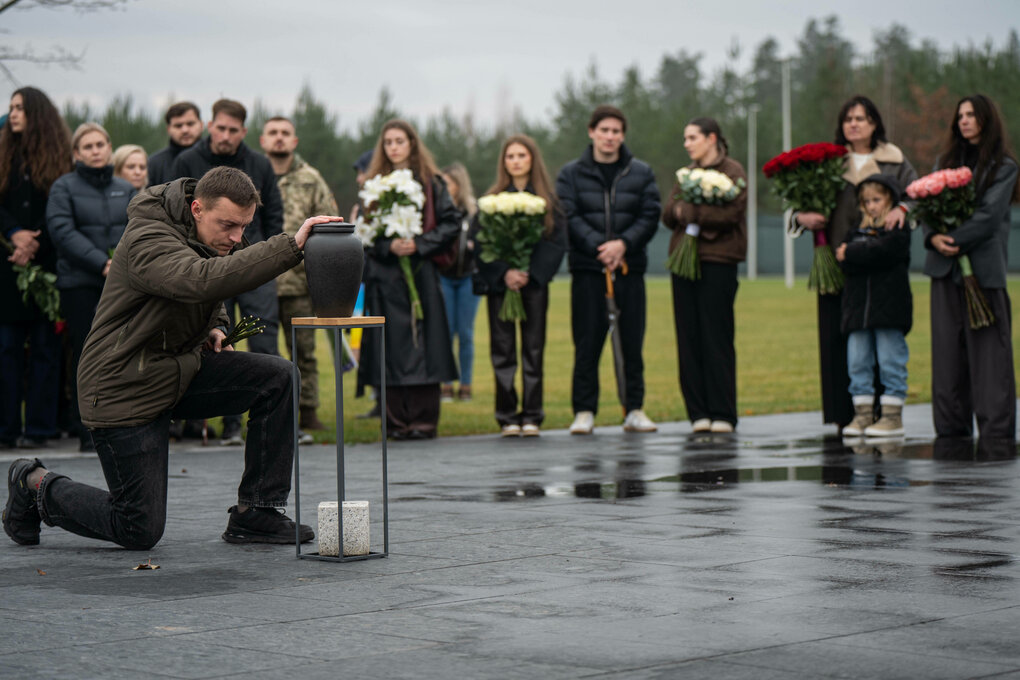 Beerdigung eines jungen Soldaten in Kiew, November 2025