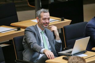 Timur Husein im Abgeordnetenhaus