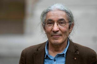 Boualem Sansal, posiert in der Académie française