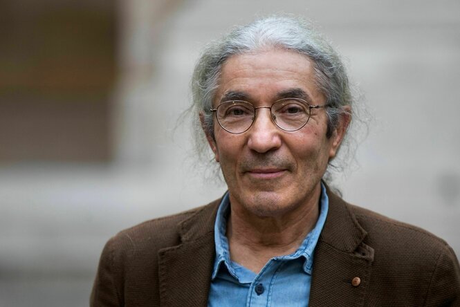 Boualem Sansal, posiert in der Académie française