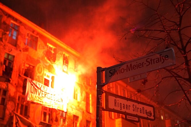 Pyrotechnik bei der Demo in Gedenken an Silvio Meier aus dem Jahr 2018