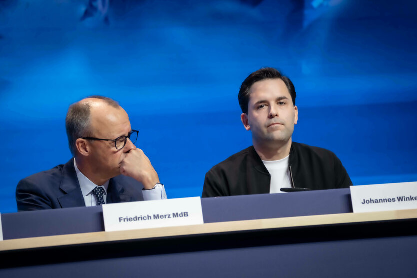 Friedrich Merz, Bundeskanzler, mit Johannes Winkel, Bundesvorsitzender Jungen Union.