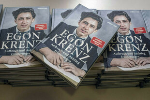 Bücher mit der Aufschrift Egon Krenz