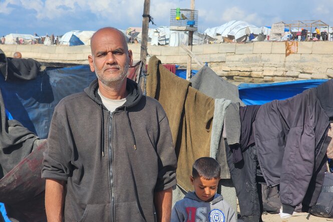 Porträt von Ahmed Mahmoud Abu Eid in einem Flüchtlingslager.