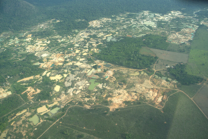 Goldminen aus der Luft fotografiert
