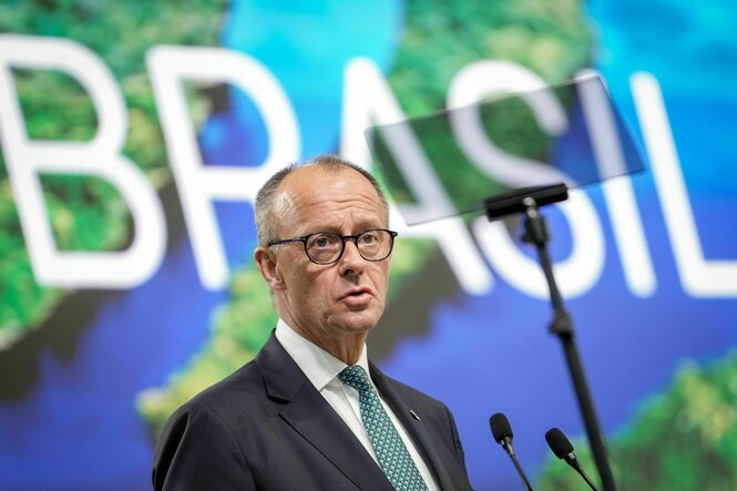 Bundeskanzler Friedrich Merz spricht auf der Weltklimakonferenz COP30