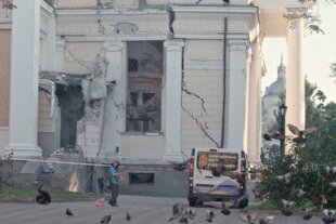 Szene aus dem Film: die im Krieg schwer beschädigte Verklärungskathedrale