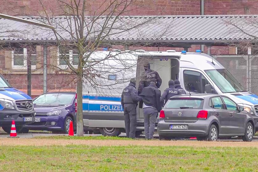 Festnahme einer Person durch die Polizei.