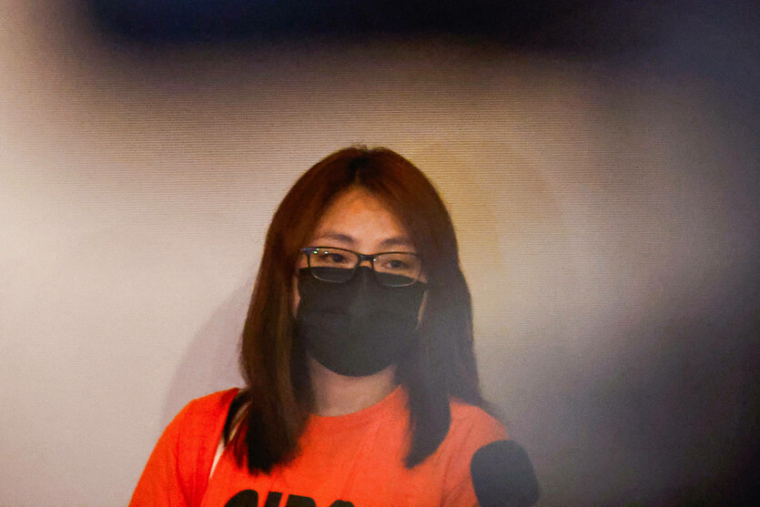 Alice Guo in Gefangenenkleidung.