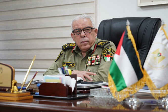 Anwar Rajab in seinem Büro