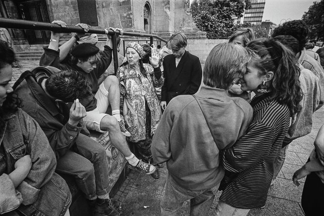 Schwarz-weiß-Foto einer Gruppe Frauen