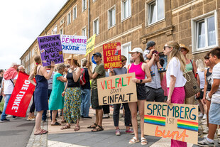 Demonstration der Initiative unteilbar Spremberg im Sommer