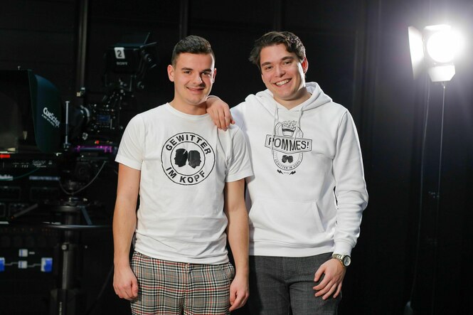 Jan Zimmermann (l) und Tim Lehmann in einem Studio.