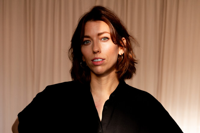 Portrait der Schriftstellerin Anne Sauer.