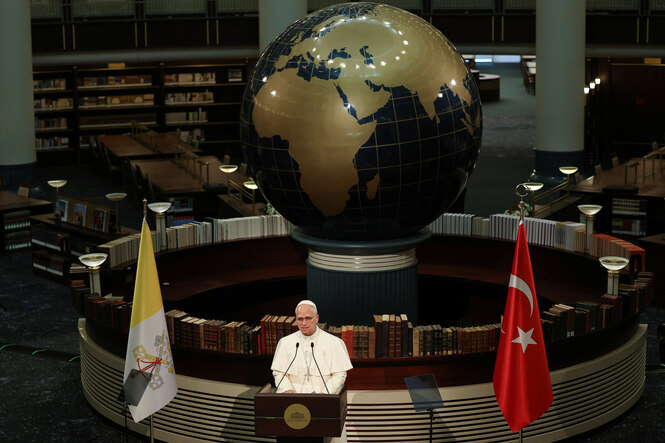 Papst Leo XIV bei einer Rede.