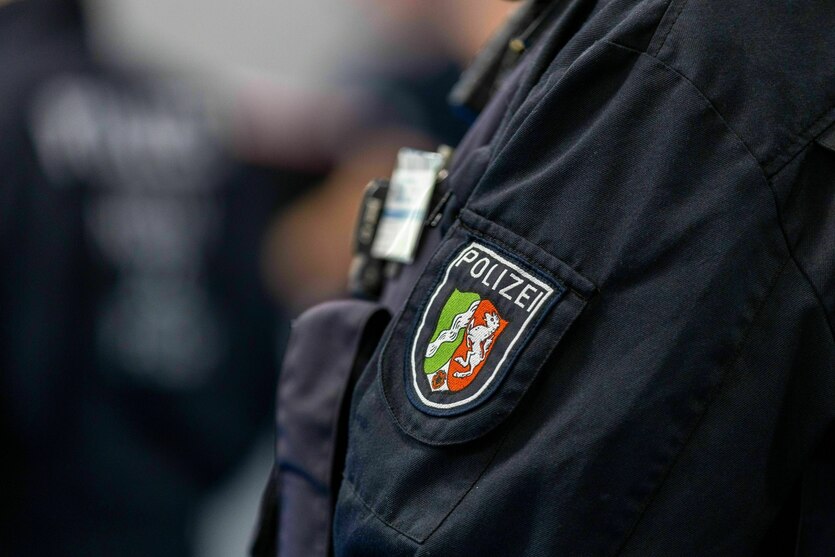 Das NRW-Wappen auf einer Polizeiuniform