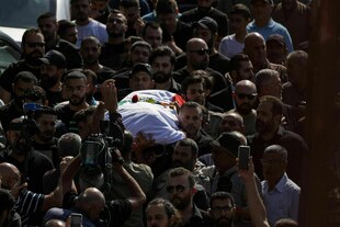 Trauerzug für den bei israelischen Angriffen getöteten Journalisten Issam Abdallah im Oktober 2023