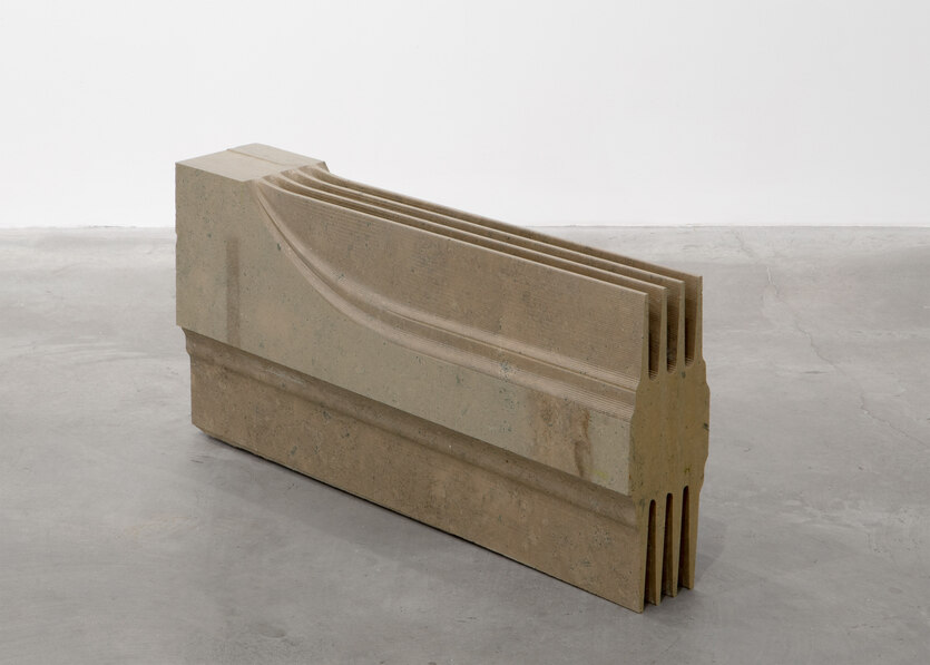 Ein bearbeiteter Stein, Kunstwerk von Trisha Donnelly