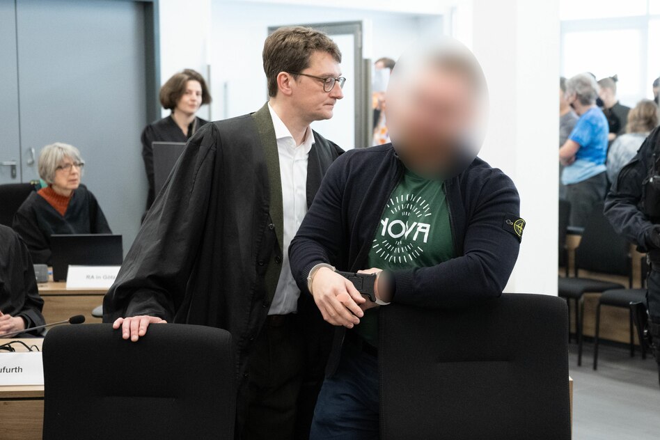 Beschuldigter Linker Johann G.: JVA beschlagnahmt „Nova“-Shirt von Antifa-Inhaftiertem