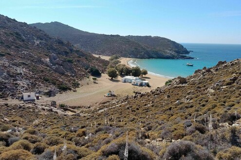 Blick auf eine Bucht auf der Insel Patmos.