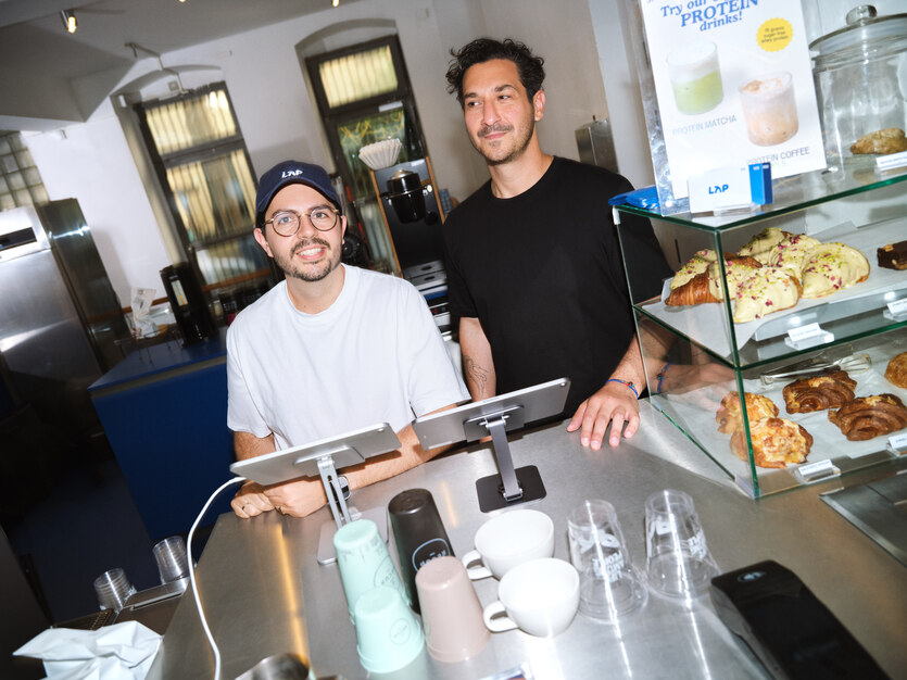 Ralph Hage (rechts) mit einem Mitarbeiter