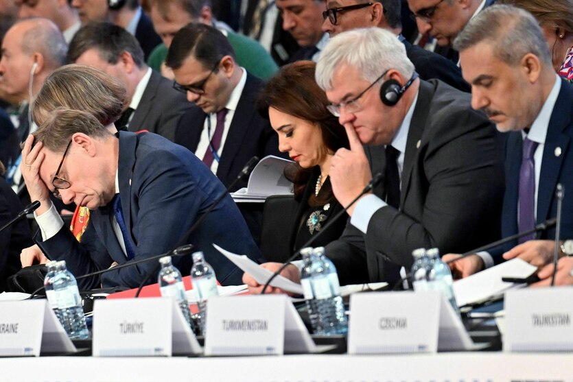 Außenminister beim Außenministertreffen