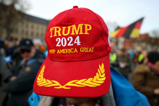 Eine Basecap mit der Aufschrift ,,Trump 2024''