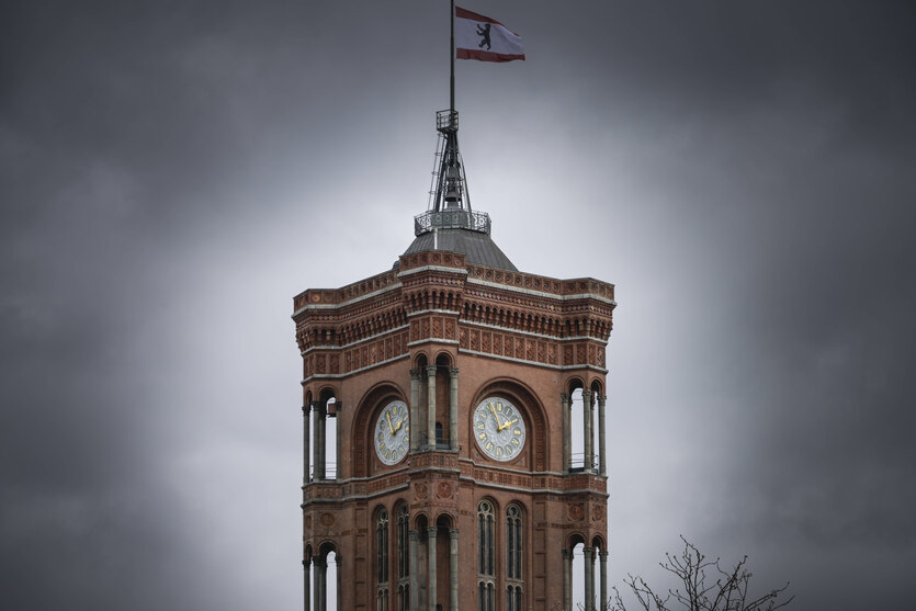Ansicht des Turms des Roten Rathauses