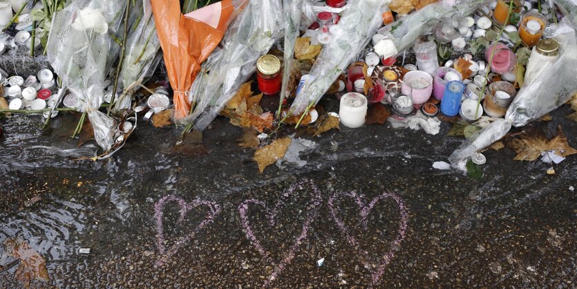 Blumen für die Opfer in Paris